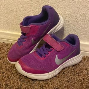 Girls/ Toddler Nike sneakers size 12